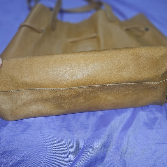 Able Elegant Tan Leather Tote Bag - Picture 6 of 12